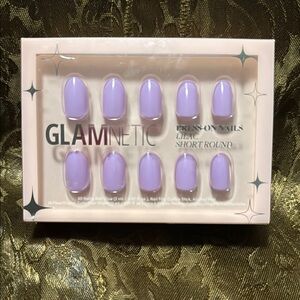 Lilac Short Round Press-On Nails
